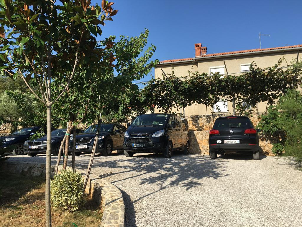 Apartments Salatic Krk Town Exterior photo